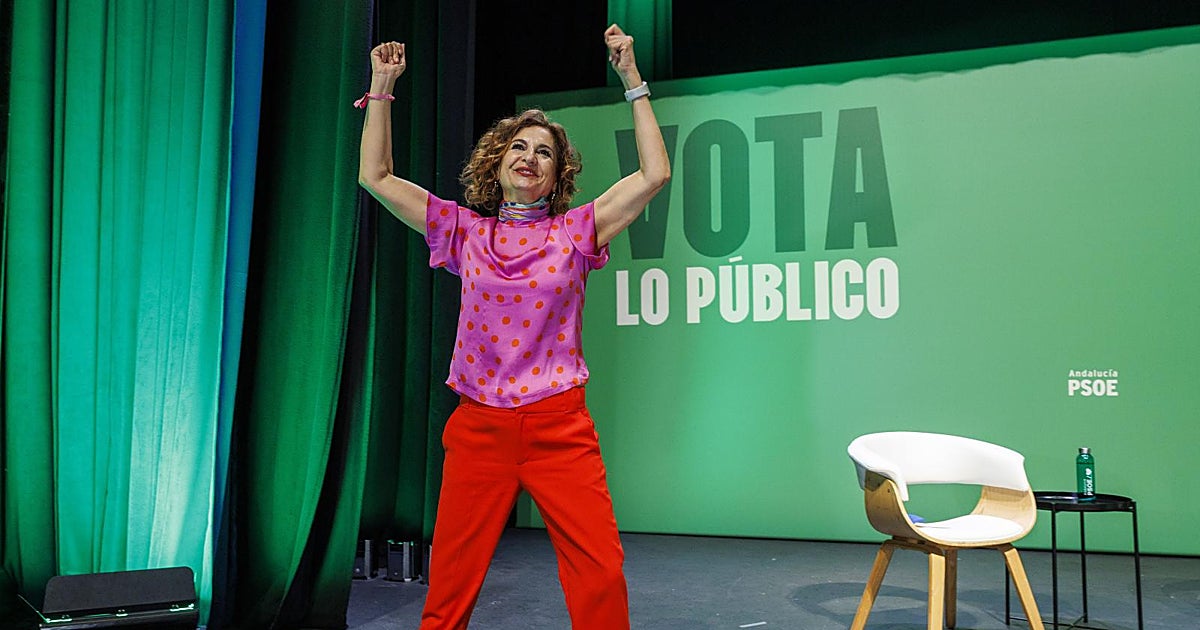 Vestidos para convencer: la estrategia que esconde el armario de los políticos andaluces