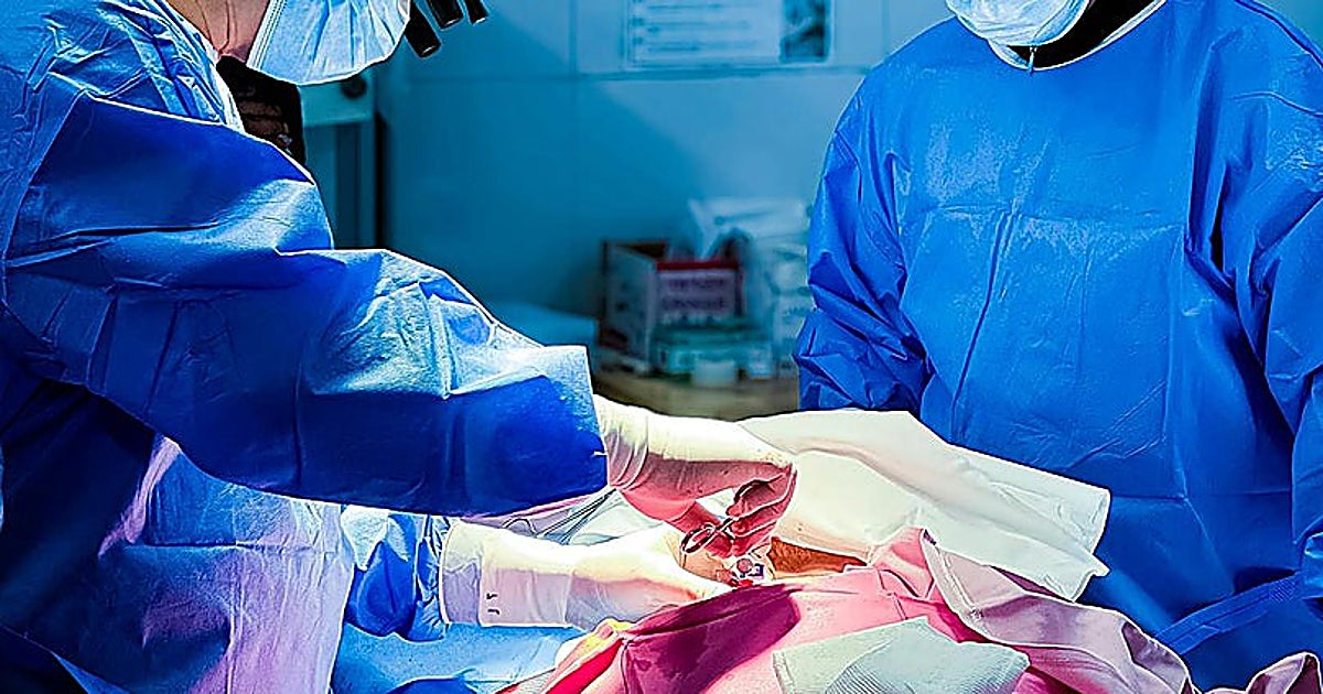Archivan uno de los casos del cirujano plástico acusado de violar a sus pacientes