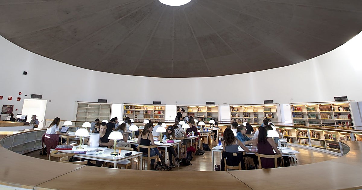 Madrid amplia los horarios de once bibliotecas públicas  durante la época de exámenes