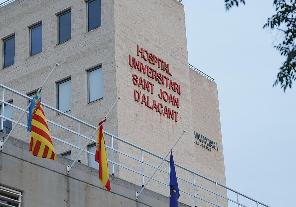 Fachada del Hospital Universitario de San Juan de Alicante.