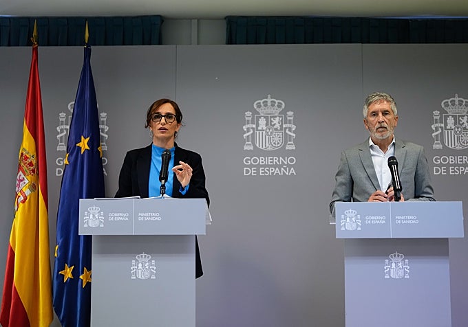 Mónica García y Grande-Marlaska durante su rueda de prensa en el Ministerio de Sanidad, esta mañana