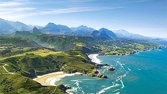 La mejor playa de Asturias está en este pueblo pesquero: cuál es, dónde está y cómo llegar
