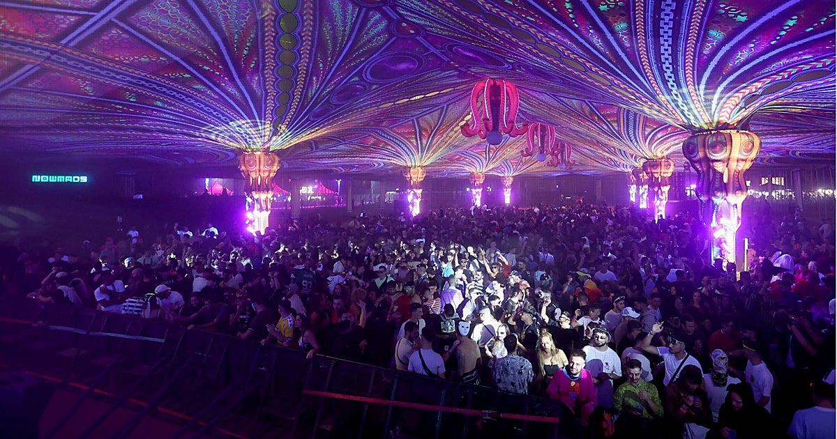 La banda de napolitanos que gaseaba a los fans del festival elRow para robarles