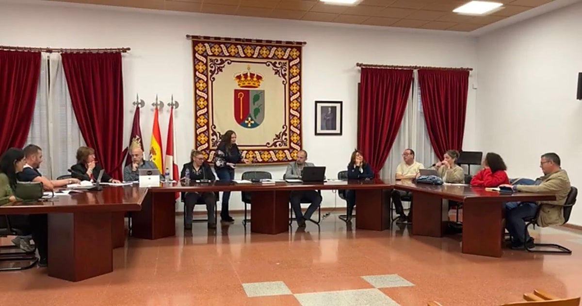 La alcaldesa de Camarena (PP) no considera a Page presidente de Castilla-La Mancha «porque no lo ha votado»
