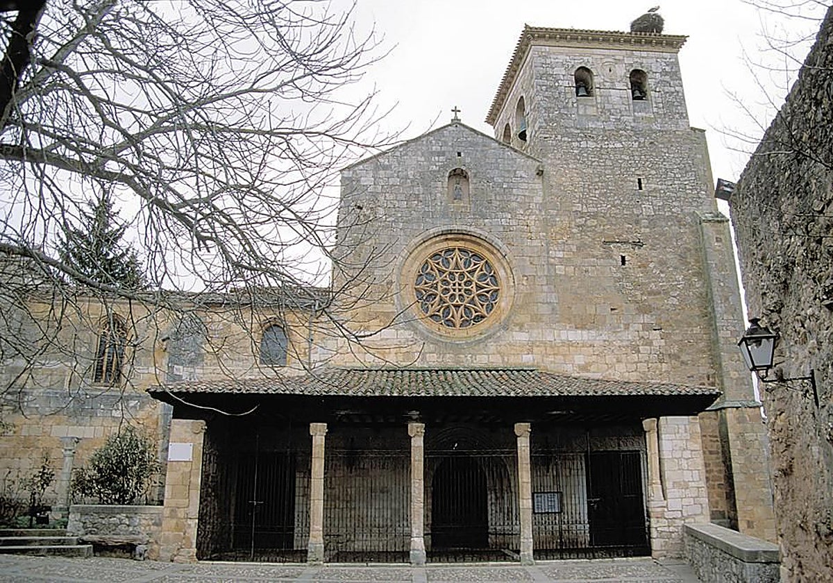 Iglesia de los santos Cosme y Damián, donde estaban los documentos.