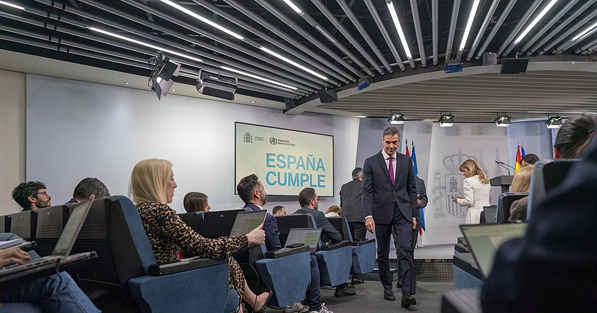 Sánchez convierte la crisis del hantavirus en otro acto de autoexaltación