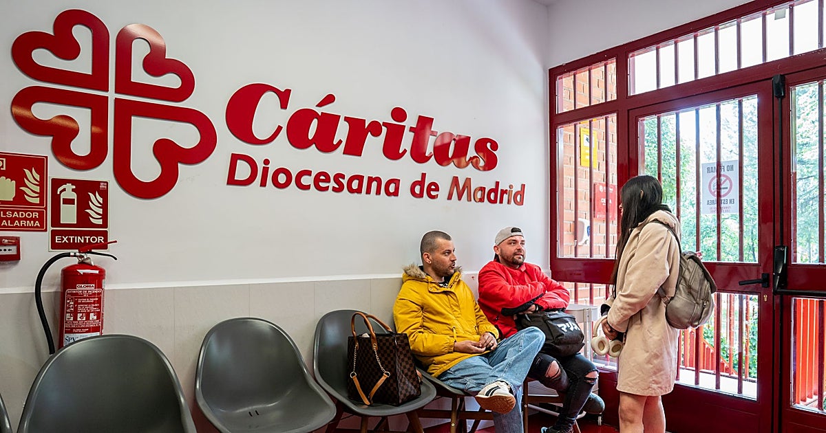 El «terreno sagrado» de los sintecho que visitará el Papa en Carabanchel: «Llegué al centro llorando; son mi familia»