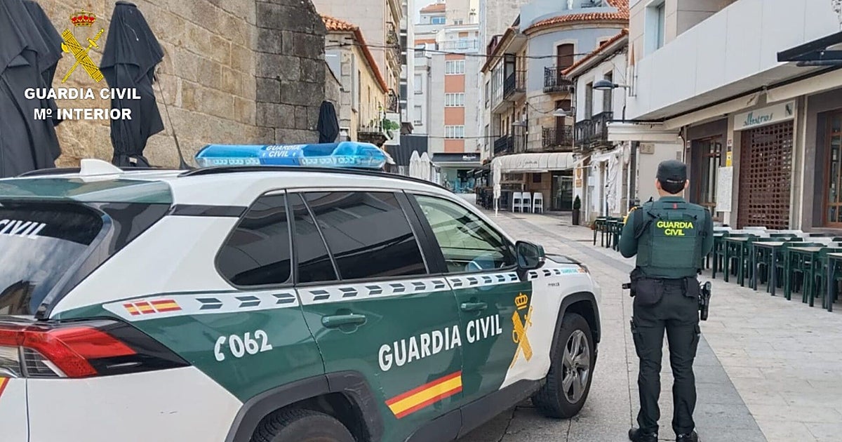 La Guardia Civil investiga a una vecina de Sanxenxo (Pontevedra) por el robo de 700 euros en un bar