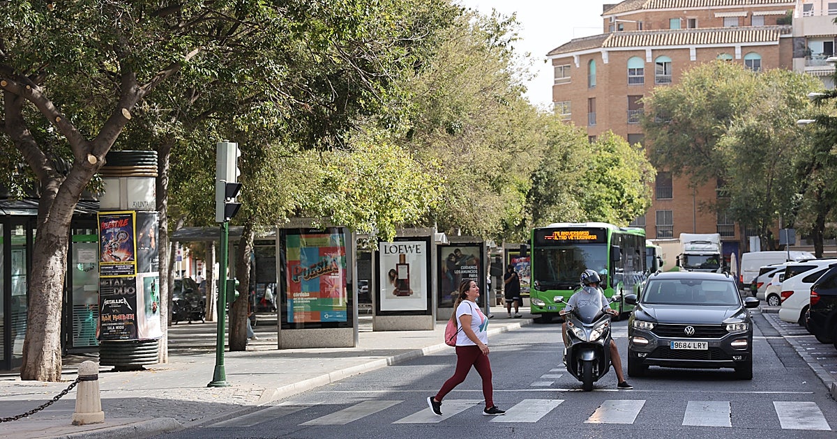 Una mujer herida tras ser atropellada por una moto en la plaza de Colón en Córdoba
