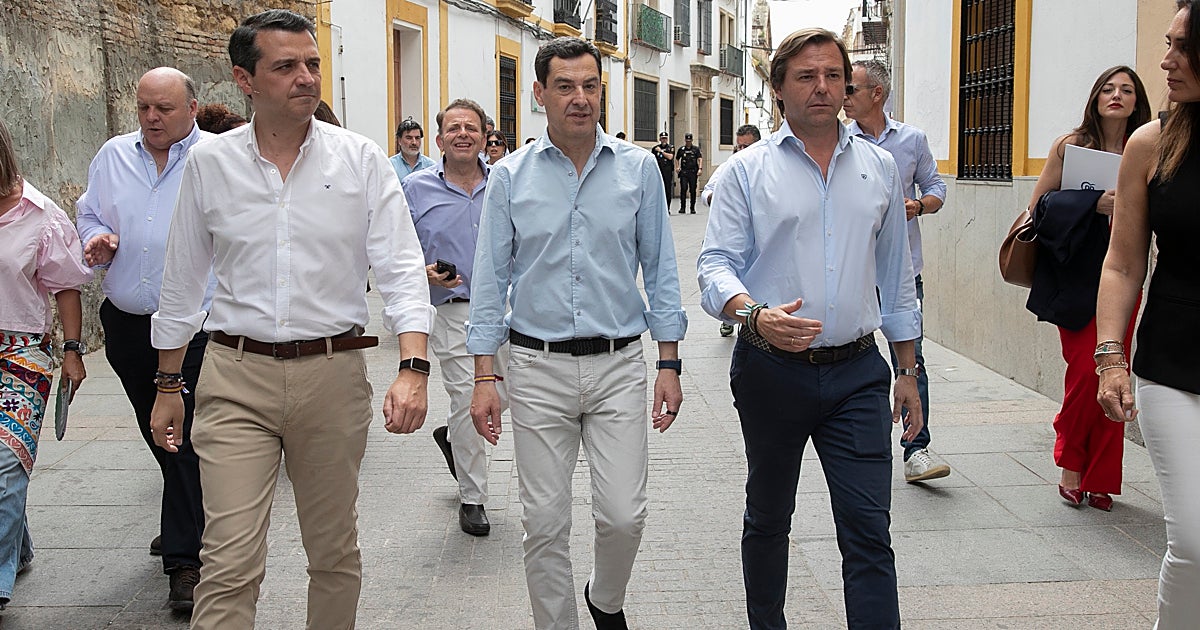 Juanma Moreno revela la  promesa de Repullo para raparse la cabeza: «Lo tengo grabado y está aterrado»