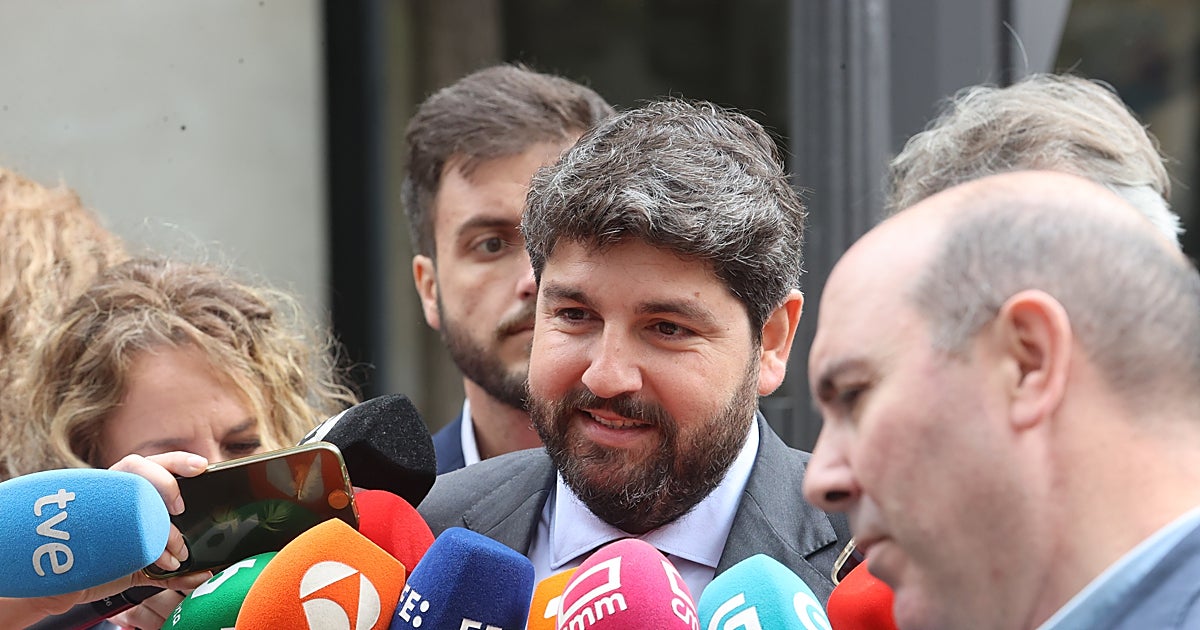 López Miras exige por carta a Robles «toda la verdad» sobre el cargero ruso hundido frente a Murcia