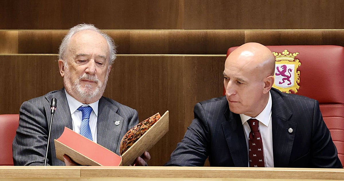 El alcalde de León pide a la RAE que desaparezca del diccionario el término 'castellano-leonés' por no «sentirnos identificados»