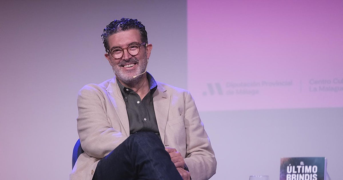 Julián Quirós presenta 'EL último brindis': «Si al poder no se le pone límites va a abusar»