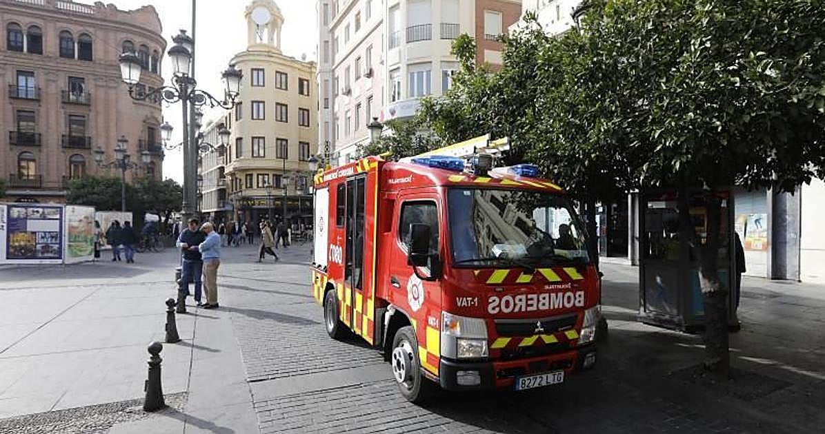 Susto en el Vial en Córdoba por el incendio en un bar de madrugada
