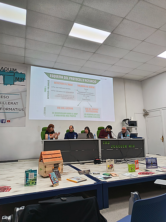 Un polémico protocolo dirigido a los profesores explica cómo movilizarse para frenar desahucios