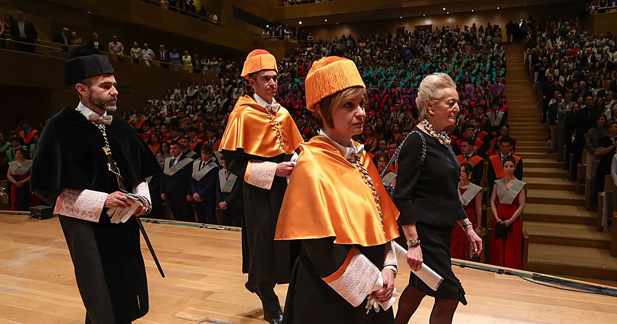 La UEMC celebra en Valladolid una multitudinaria graduación  con más de 600 alumnos
