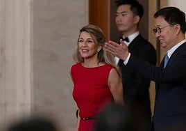 Yolanda Díaz se inventa un viaje a China en plena debacle de su partido