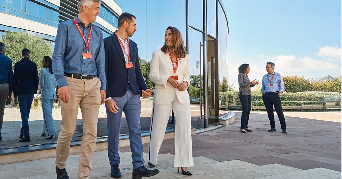 El IESE se afianza en el podio mundial de la formación de directivos