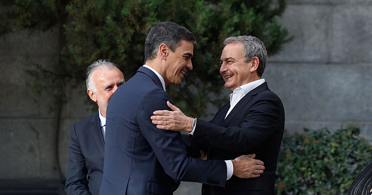 Sánchez habla con Zapatero y ordena un cierre de filas en el PSOE y el Gobierno