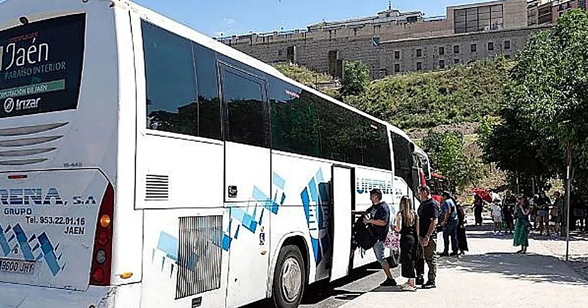 El PSOE de Toledo pide destinar los 2,5 millones de la tasa turística al «deteriorado» pavimento del Casco