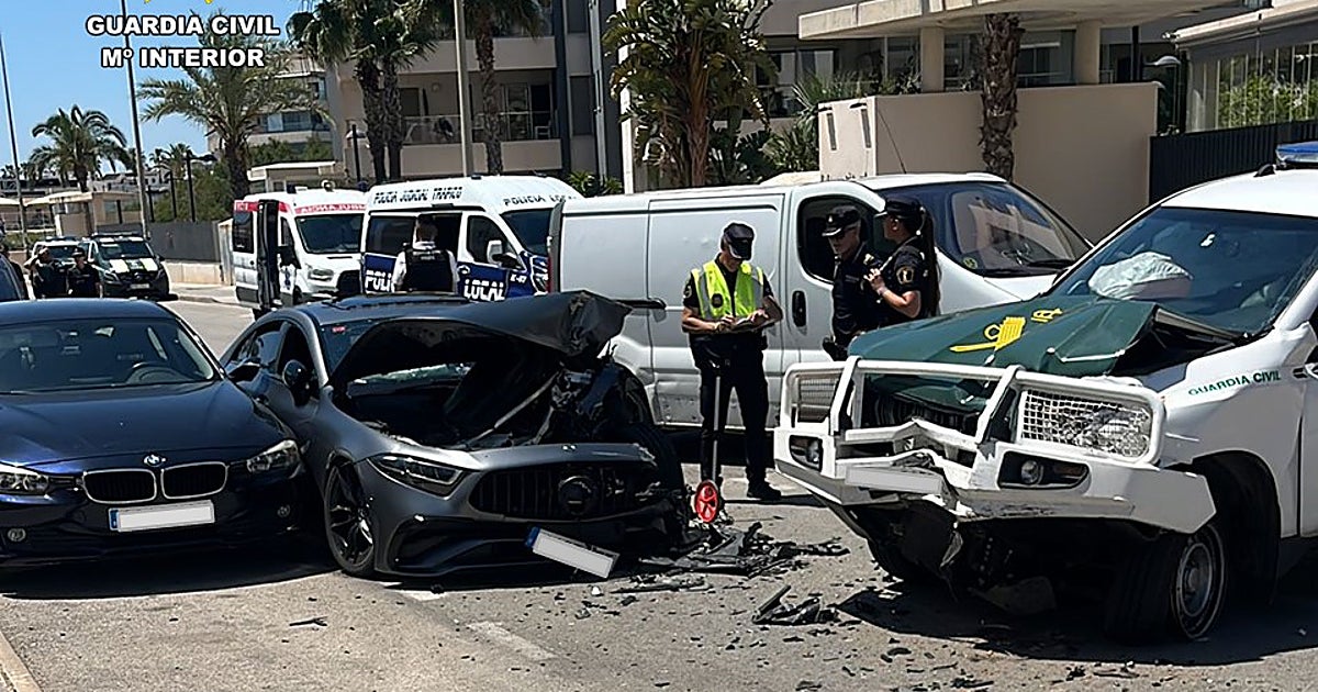 Detenidos tras embestir a un coche de la Guardia Civil en una persecución a gran velocidad