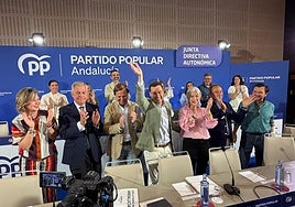 Juanma Moreno advierte a Vox que no va cambiar: «Llegué aquí siendo yo y voy a seguir siendo el mismo»