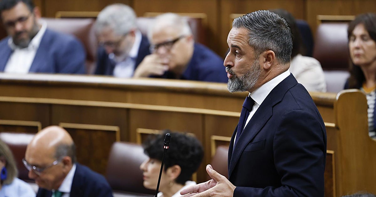 Abascal deja en segundo plano la imputación de Zapatero y se centra en la  prioridad nacional  en el Congreso