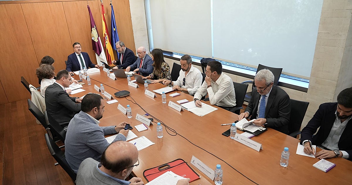 Page constituye el Consejo Taurino para proteger y divulgar la cultura de la tauromaquia