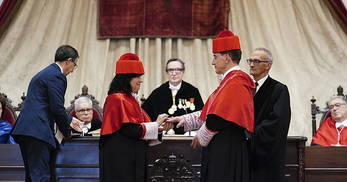 Antonio Huertas defiende la ética económica para «construir sociedades más justas» en su Honoris Causa en la USAL