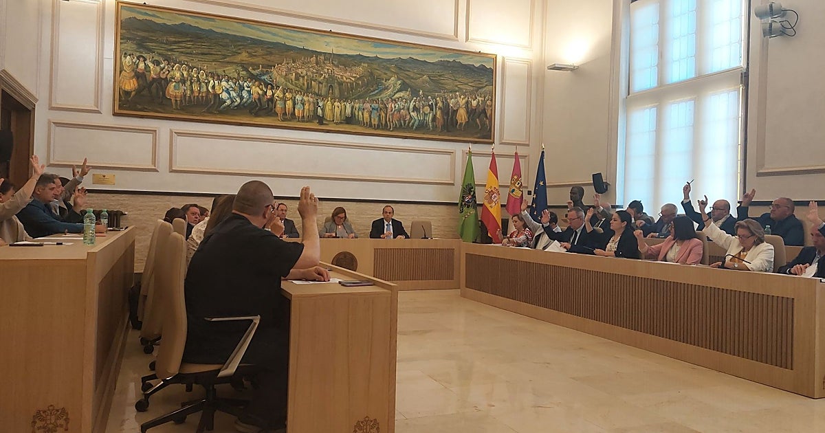 La Diputación de Toledo apoya el tramo ferroviario Mora-Alcázar y la declaración de la montería como BIC