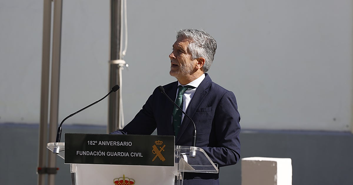 Marlaska esquiva a la prensa durante el acto del aniversario de la Guardia Civil en Córdoba