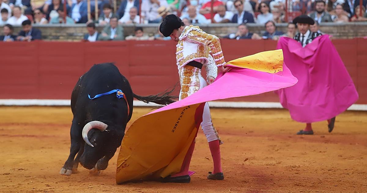 Víctor Hernández y Marco Pérez tocan pelo en Los Califas, en la segunda corrida del ciclo taurino de Córdoba