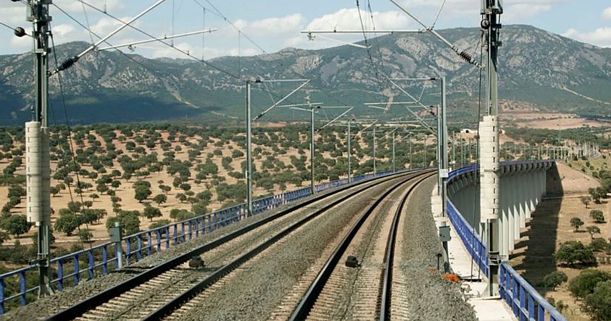 CCOO alerta del riesgo de que Toledo quede al margen del AVE Madrid-Extremadura