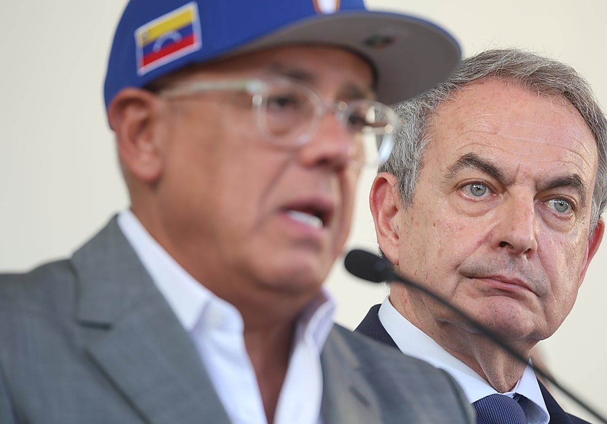 El presidente de Plus Ultra: «Zapatero interviene directamente. Va a intentar que nos den permisos sin la embajada de España»