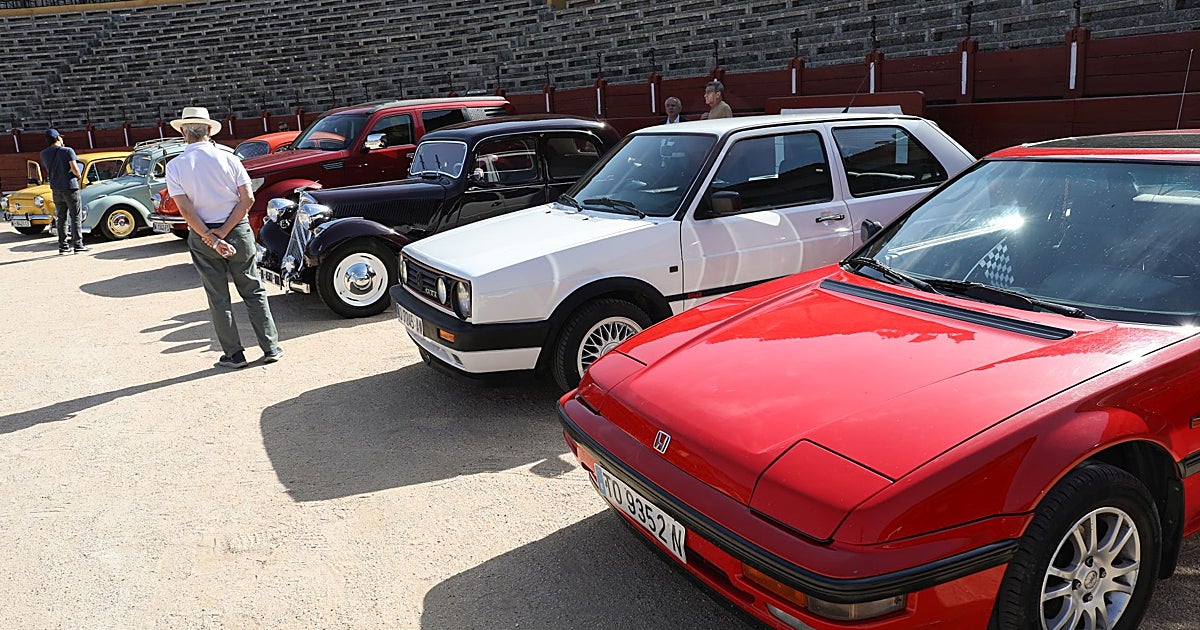 La V Concentración de Vehículos Clásicos de Toledo reúne 120 joyas del motor en favor de Apanas