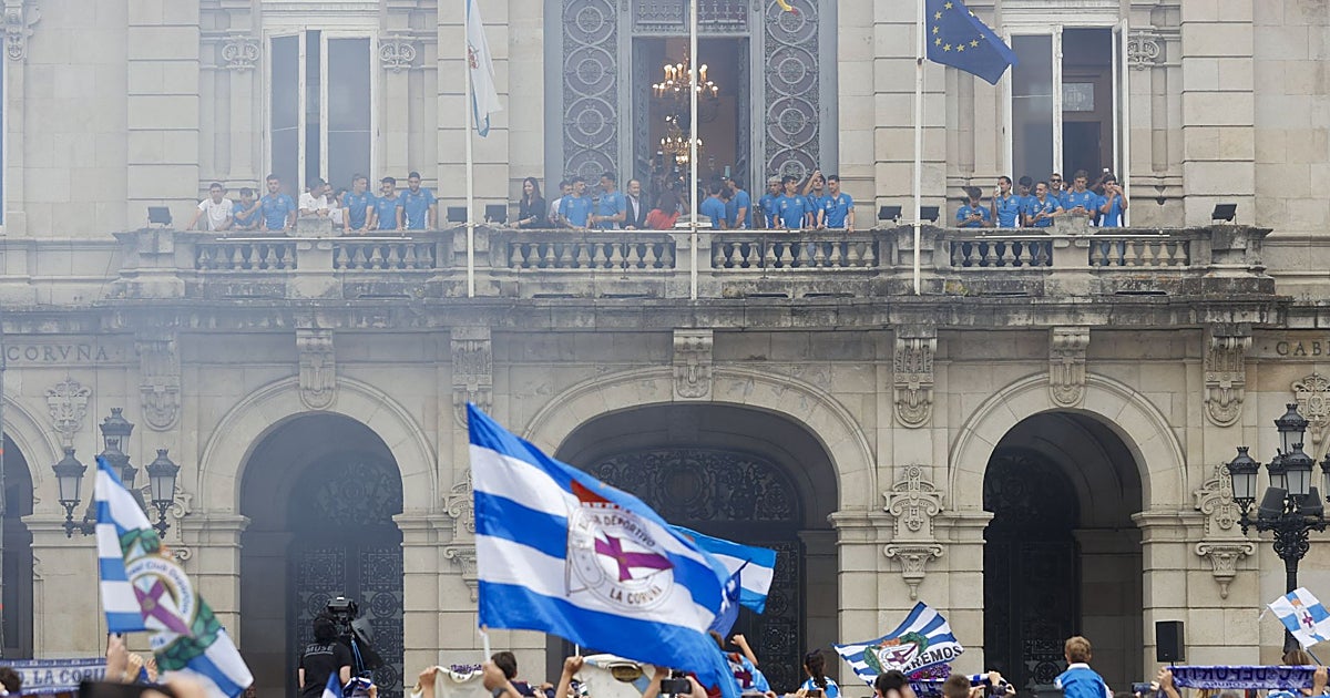 La Coruña sigue de fiesta por el ascenso del Dépor a primera
