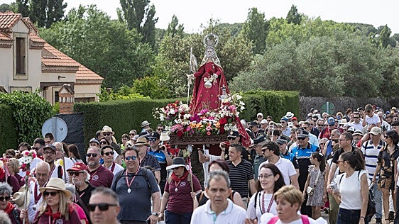 Miles de zamoranos acompañan a la Virgen de la Concha en su tradicional romería a La Hiniesta