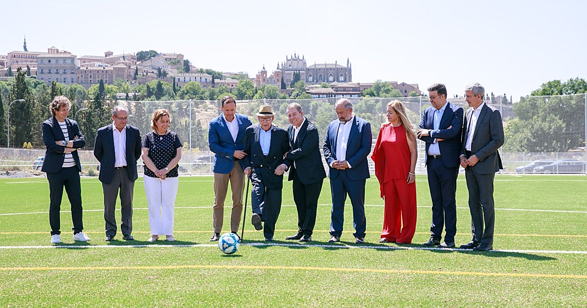 El balón echa a rodar en el Carlos III, veinte años después: «Este campo es la restauración de emociones»