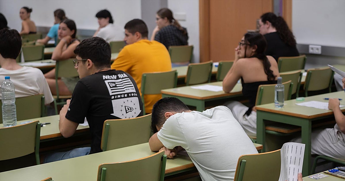 Más de 250 profesores correctores de Selectividad barajan dimitir a una semana de los exámenes