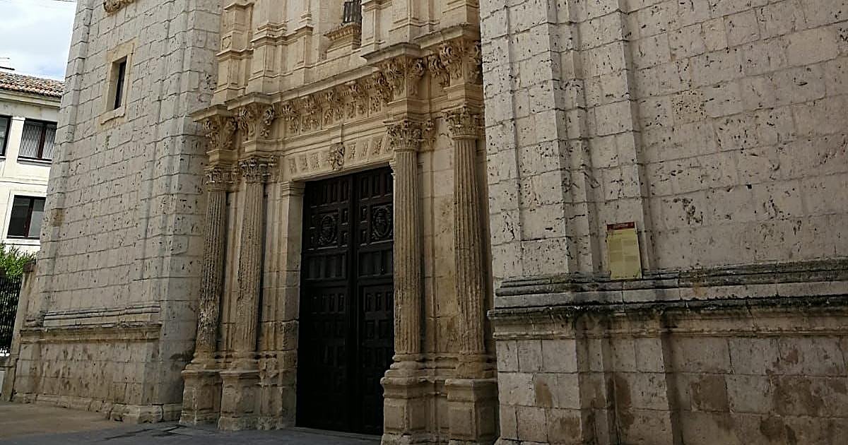 Condenada a prisión una mujer que quemó un confesionario en mitad de una misa en Burgos