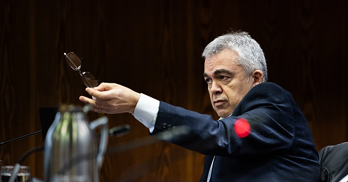 Pedraz reclama la financiación de la campaña de Illa ante la sospecha de que hubo guerra sucia contra sus rivales