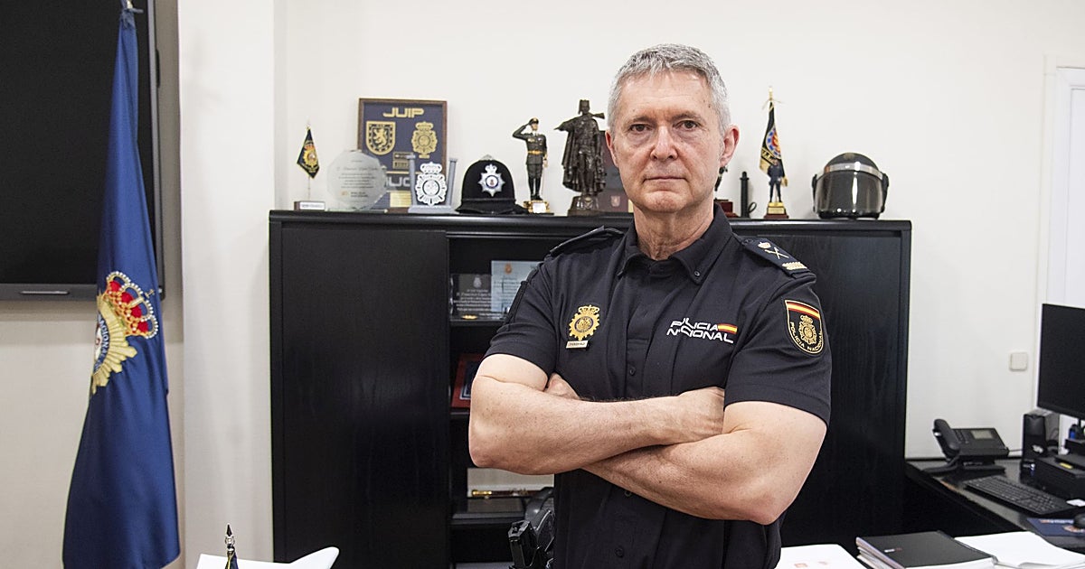El comisario al frente del operativo: «Es un trabajo ingente, pero lo aceptas con gusto porque este reto se da una vez en la vida»