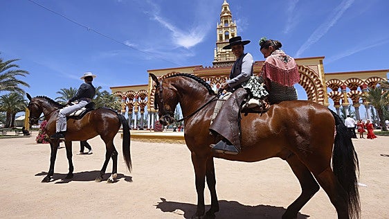 La Feria de Córdoba se hace clásica con la silueta del caballo
