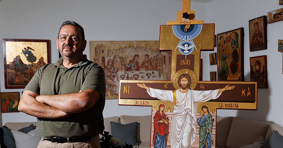 El pintor de la cruz que presidirá la vigilia con León XIV: «¿Para quién puedes pintar más importante que para el Papa?»