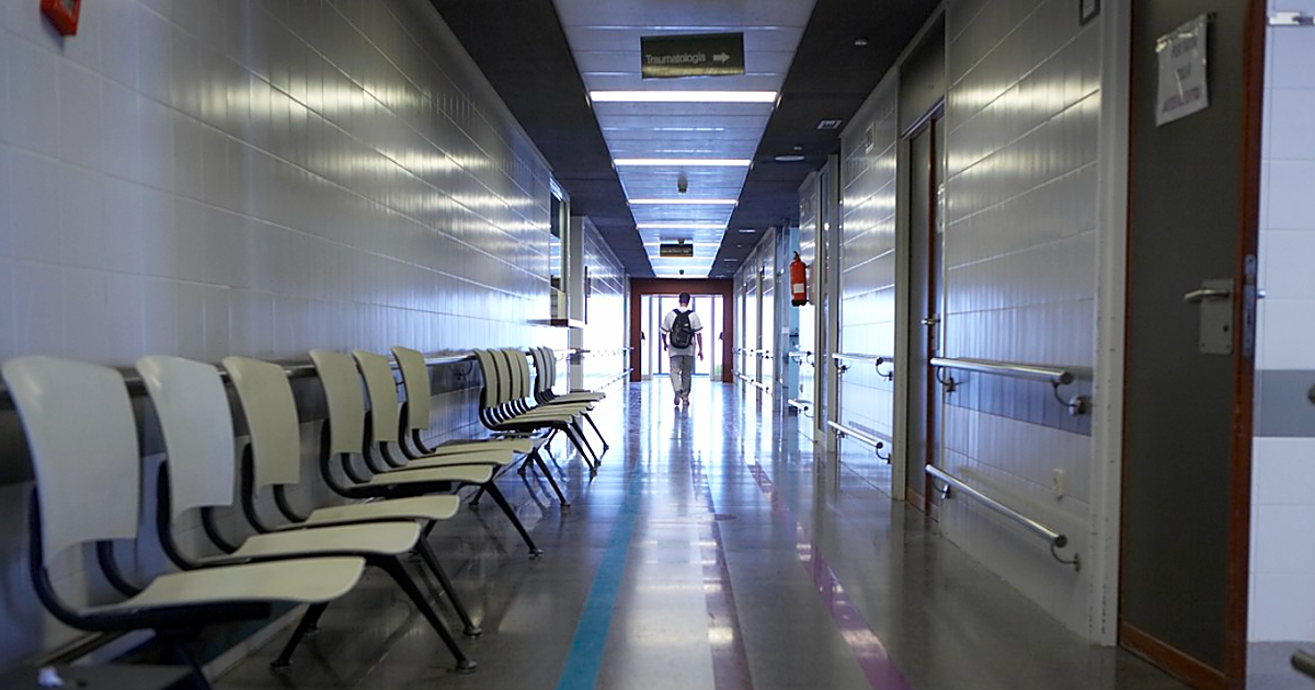 A machetazos en Urgencias: detenido un joven tras una pelea grupal en un hospital canario