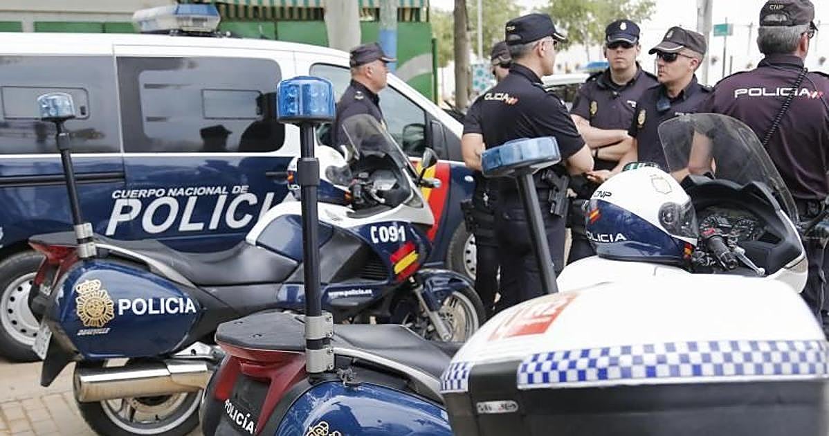 Un arma blanca intervenida, cuatro detenidos y quince reyertas en otra noche intensa de la Feria de Córdoba