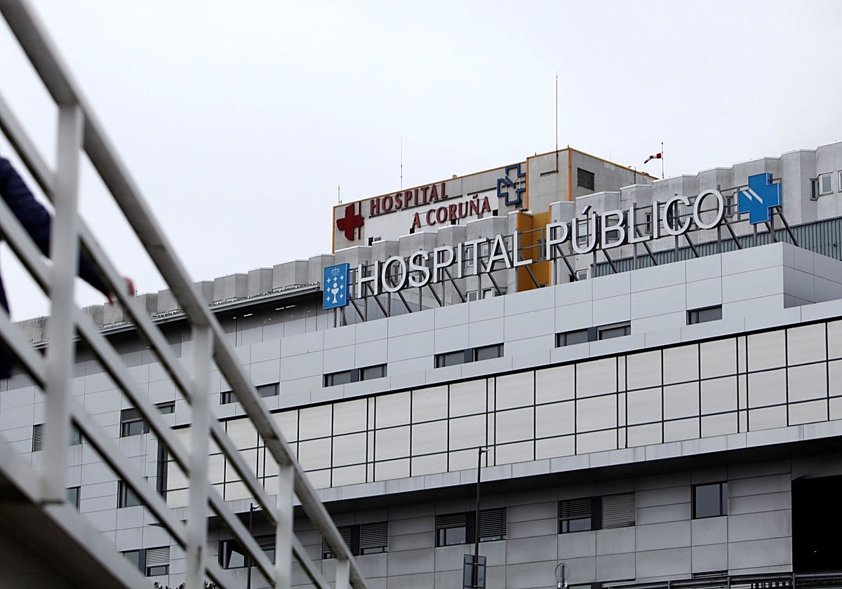 Parte de la fachada del Complejo Hospitalario Universitario de A Coruña (CHUAC)