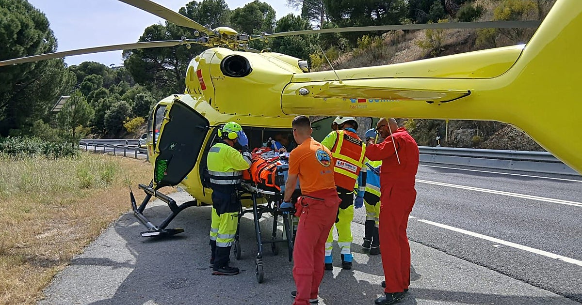 Grave un motorista tras salirse de la vía y caer 15 metros en Navas del Rey