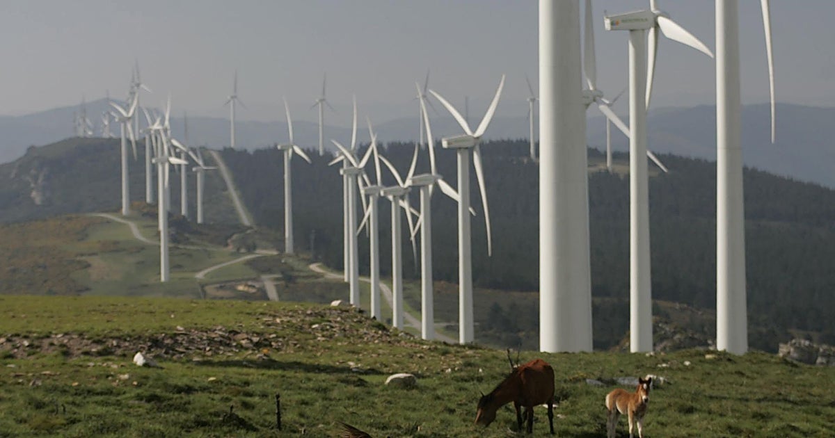 La Fiscalía gallega remite a la del TS denuncias por los cambios en la sección de eólicos del TSXG