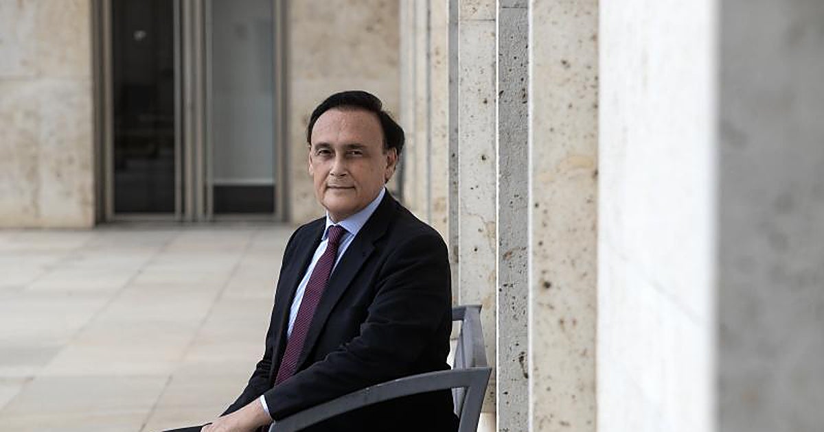 José Carlos Gómez Villamandos, el consejero que quiso acabar con las deudas de las universidades